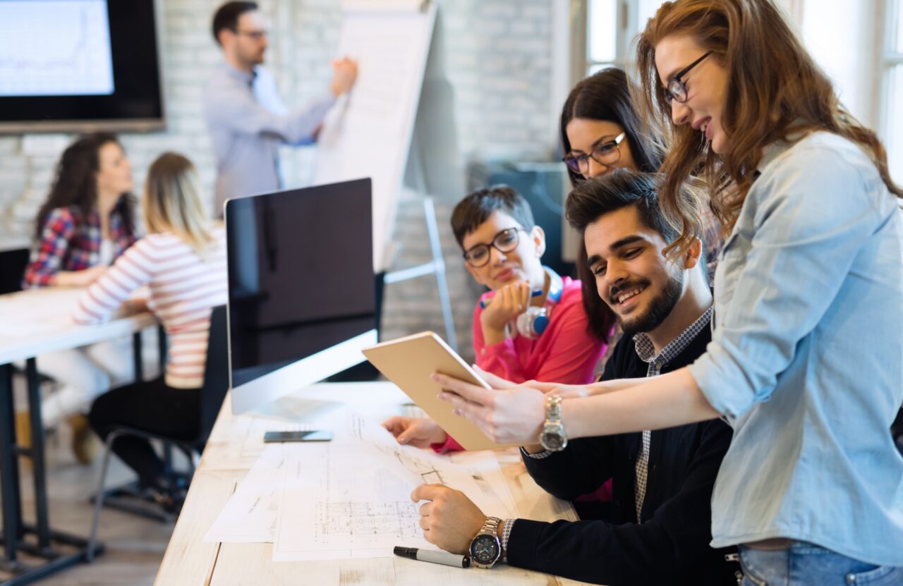 Two-Way Communication: Benefits & Best Practices